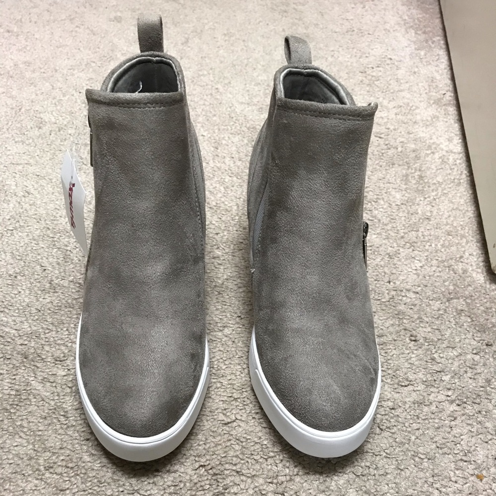 Anne Klein wedge shoes